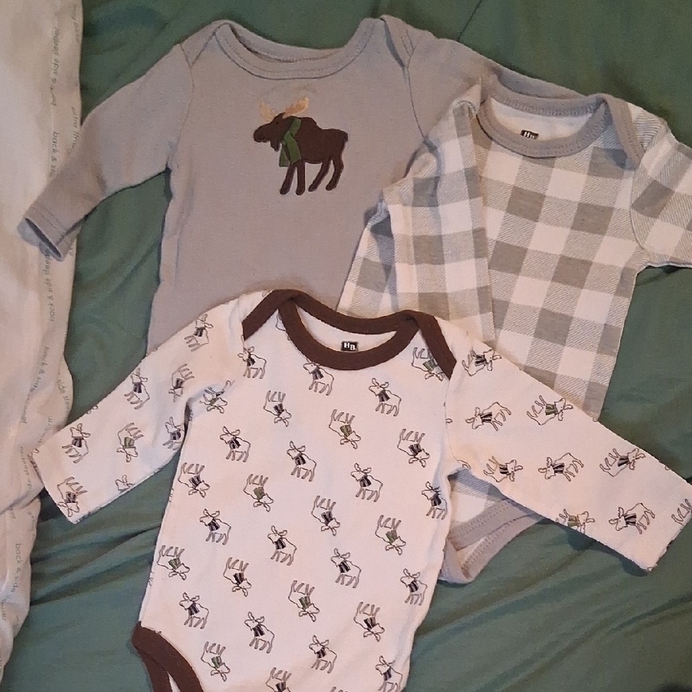 Baby Long Sleeve Bodysuit Set with Moose and Plaid